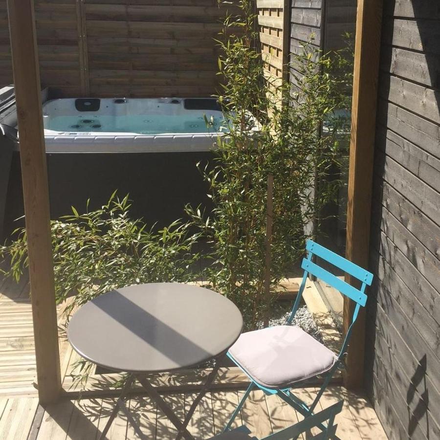 Les Nuits Insolites De La Mothe - Hebergement En Bulle Ou Tiny House Avec Spa Privatif Outremecourt 外观 照片